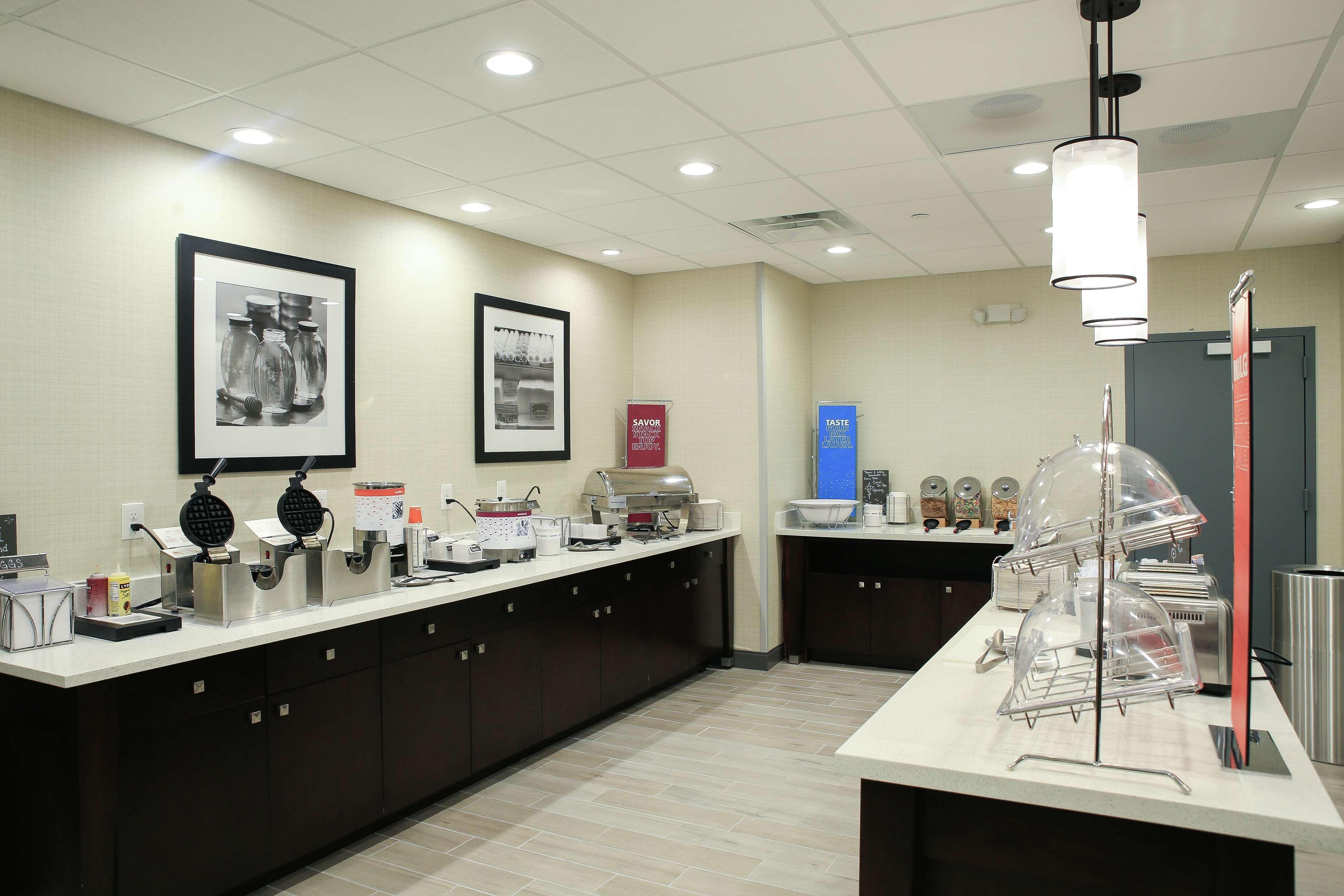 Hampton Inn & Suites Mount Laurel/Moorestown Екстер'єр фото
