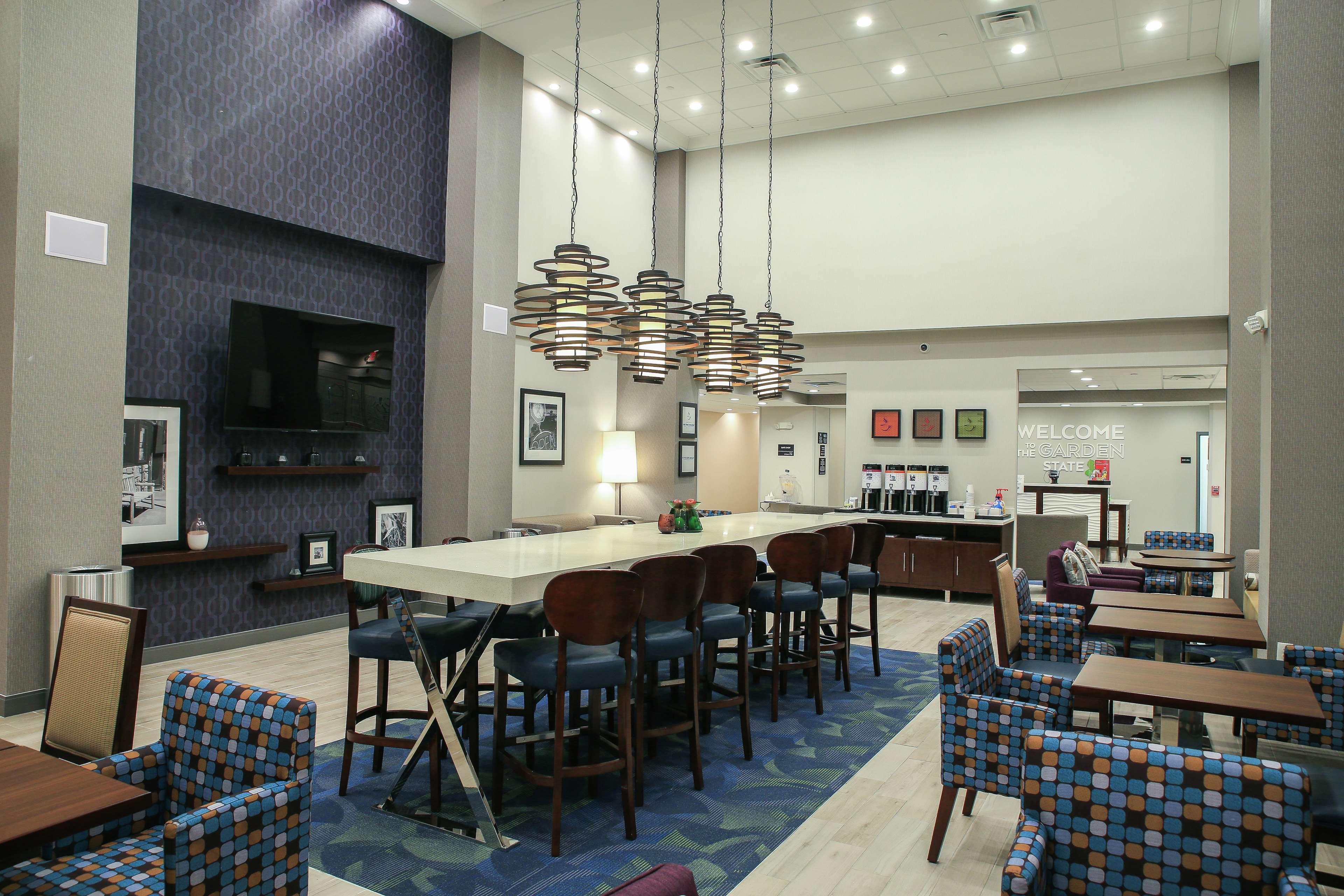 Hampton Inn & Suites Mount Laurel/Moorestown Екстер'єр фото